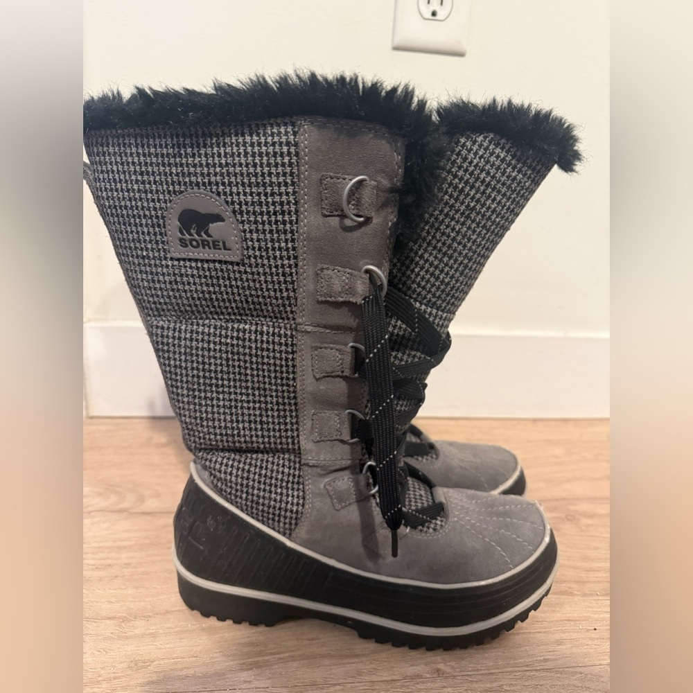 sorel snow boots size 7.5